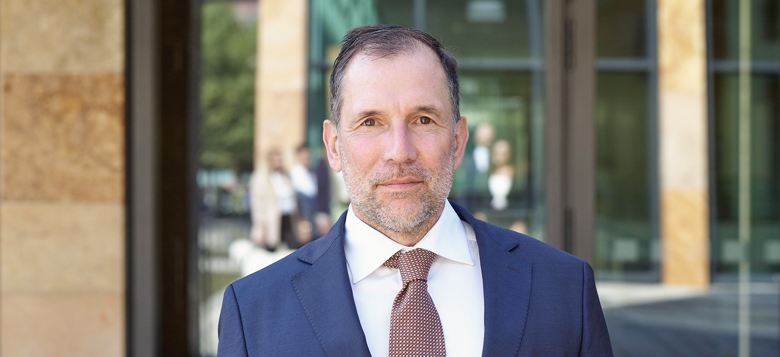 Prof. Hendrik Schneider - Compliance im Krankenhaus